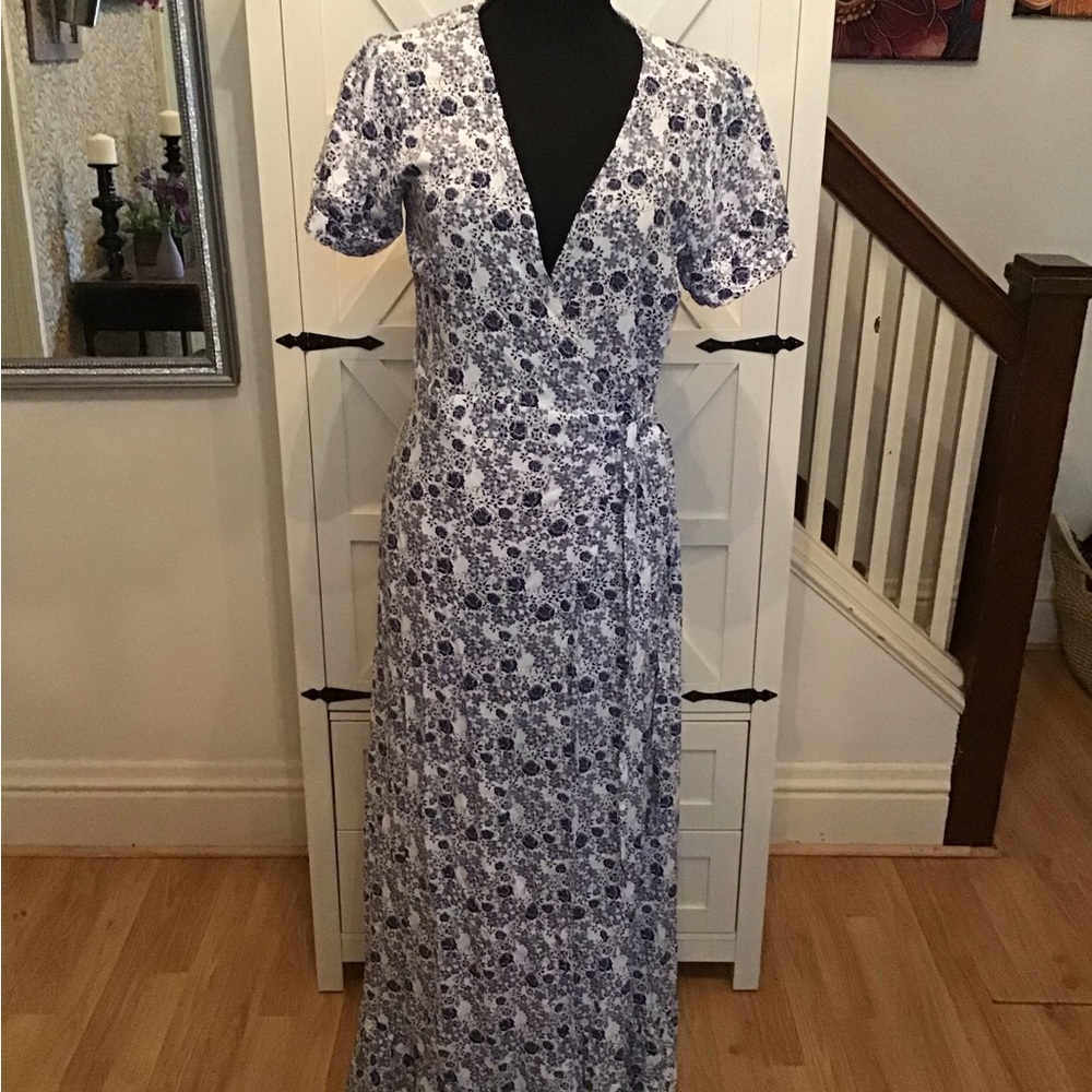 Elegant Blue Floral Maxi Dress